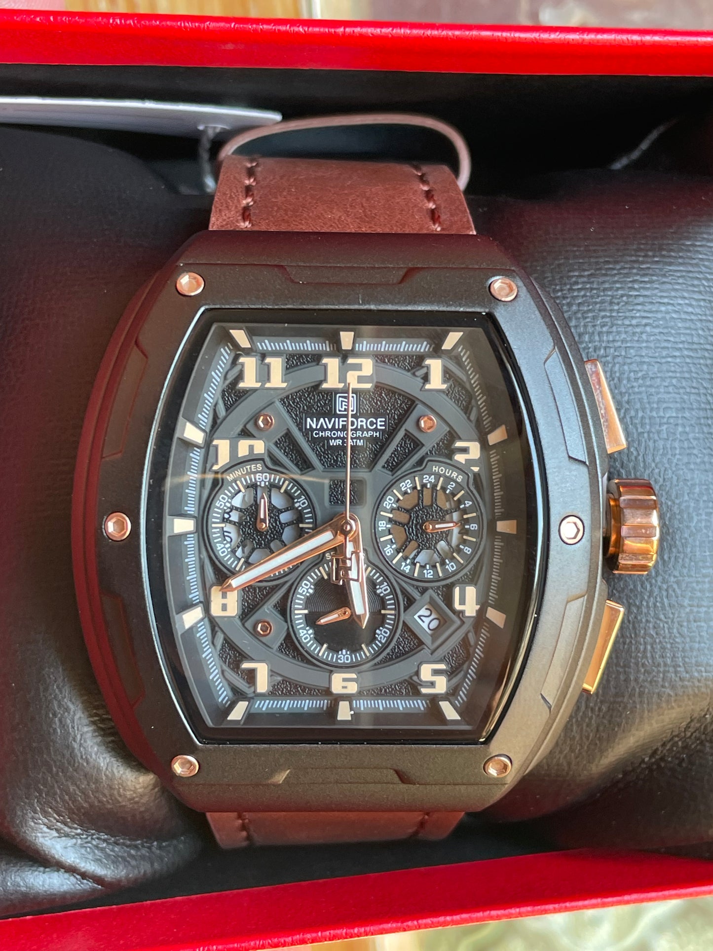 Naviforce 8053